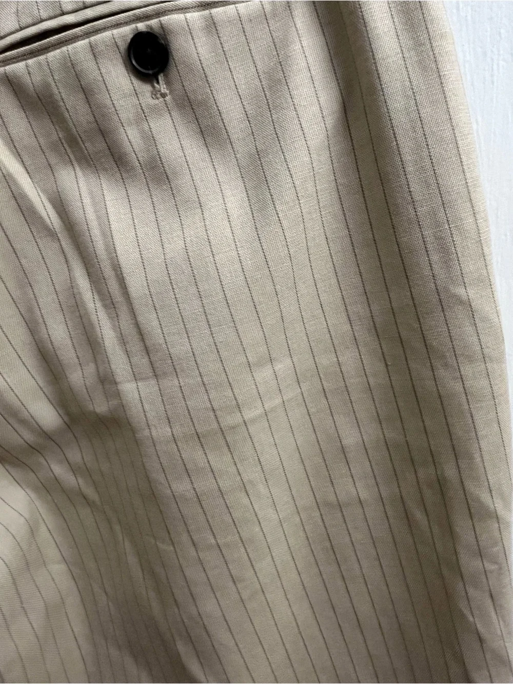 Banana Republic Men's Beige Pinstripe Trousers Pants. Size 34X32. Tailored Fit